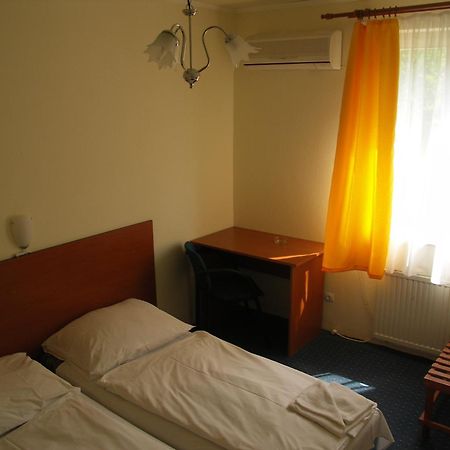 Carmen Pension Budapest Exteriör bild