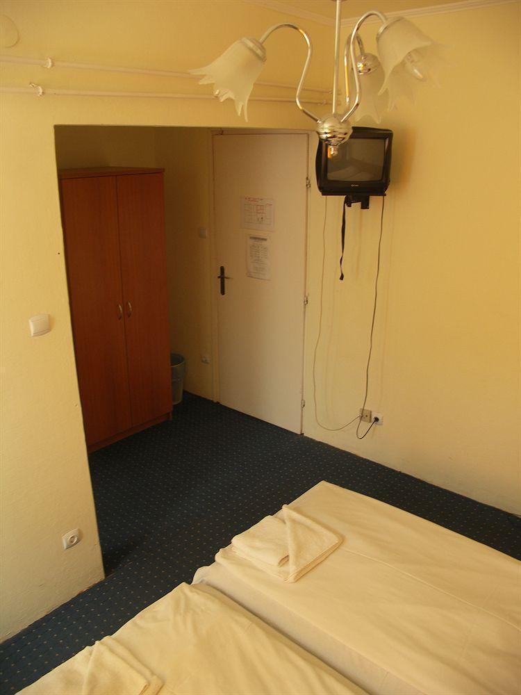 Carmen Pension Budapest Exteriör bild