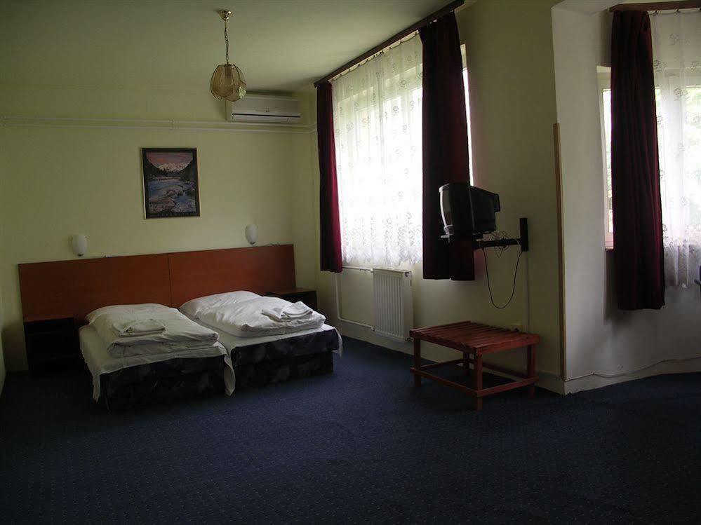 Carmen Pension Budapest Exteriör bild